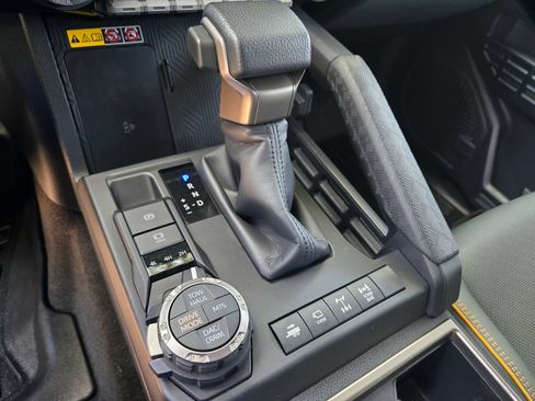Used 2025 Toyota 4Runner Trailhunter AWD/4WD image 21