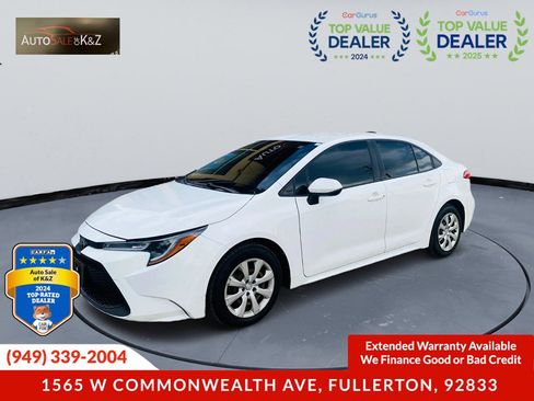 Used 2020 Toyota Corolla LE FWD image 3
