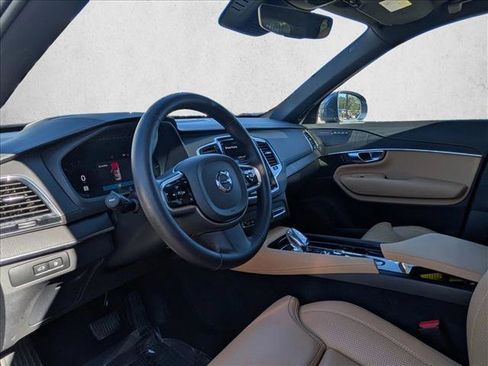 Used 2025 Volvo XC90 T8 Ultra w/ Protection Package Premier image 10