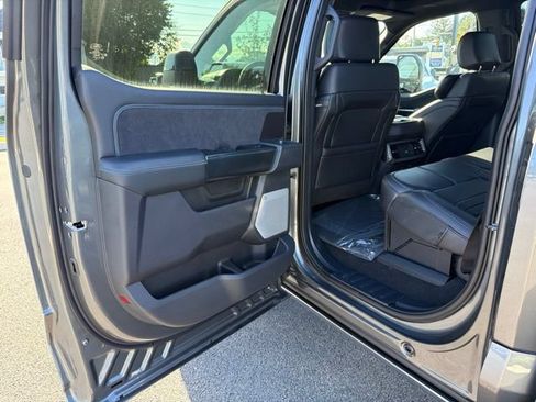 New 2026 Ford F350 Platinum w/ Tremor Off-Road Package AWD/4WD image 13