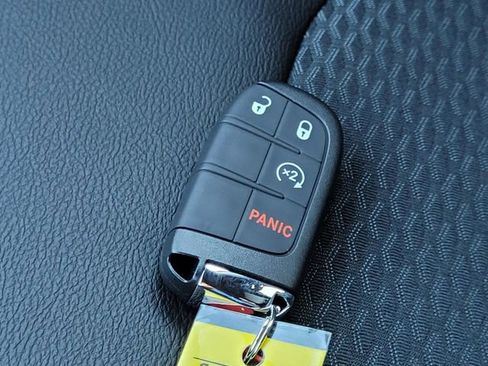 New 2026 Jeep Compass Latitude image 24