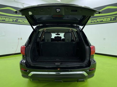 Used 2019 Nissan Pathfinder SL image 9