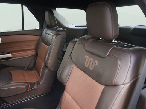 Used 2022 Ford Explorer King Ranch w/ Technology Package AWD/4WD image 14