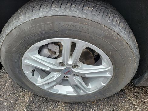 Used 2024 GMC Terrain SLE image 6