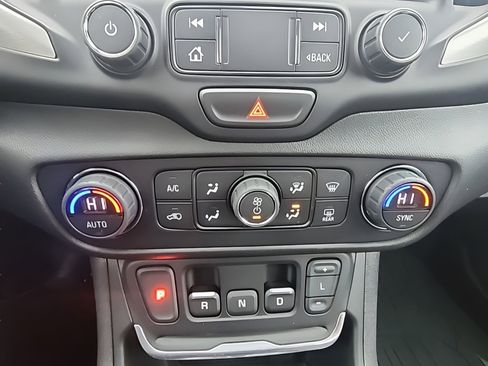 Certified 2020 GMC Terrain SLT AWD/4WD image 25