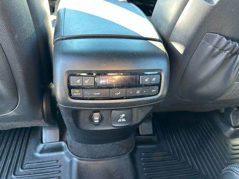 Used 2020 Hyundai Palisade Limited image 11