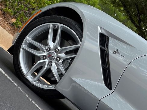 Used 2019 Chevrolet Corvette Stingray Coupe w/ Battery Protection Package RWD image 9