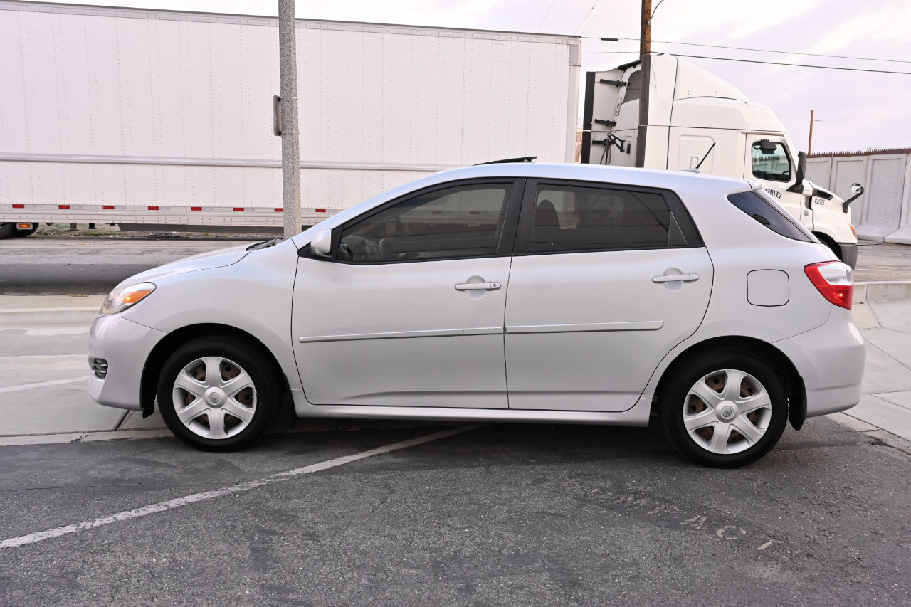 Used 2009 Toyota Matrix S AWD/4WD image 2