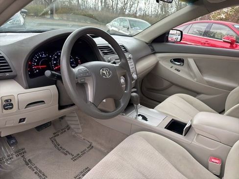 Used 2010 Toyota Camry image 12