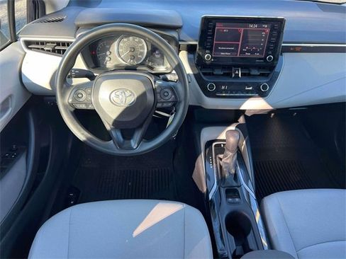 Used 2022 Toyota Corolla LE image 14