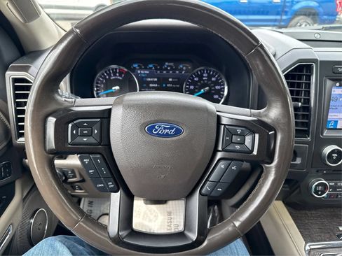 Used 2018 Ford Expedition Limited w/ Equipment Group 302A AWD/4WD image 17
