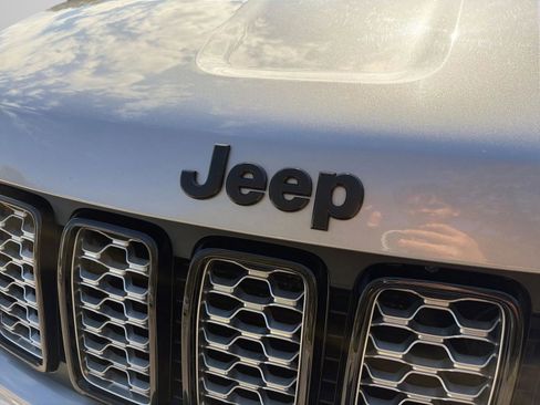 Used 2018 Jeep Grand Cherokee Altitude image 30