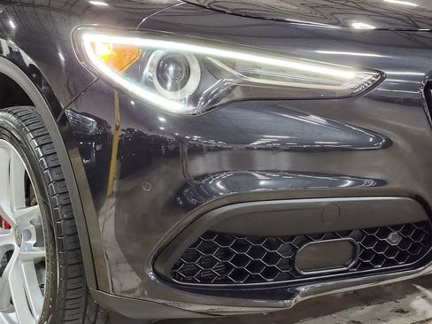 Used 2018 Alfa Romeo Stelvio AWD image 15