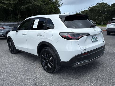 Used 2023 Honda HR-V Sport image 3