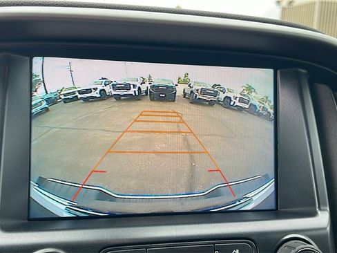 Used 2017 Chevrolet Colorado LT w/ LT Convenience Package image 18