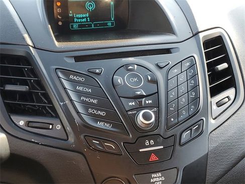 Used 2017 Ford Fiesta SE image 21