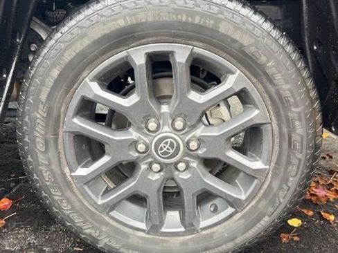 Used 2023 Toyota Tundra Platinum image 12