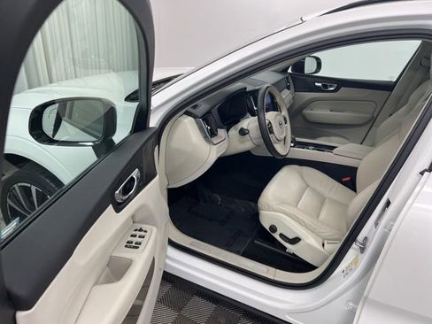 Used 2023 Volvo XC60 B5 Plus w/ Climate Package image 12