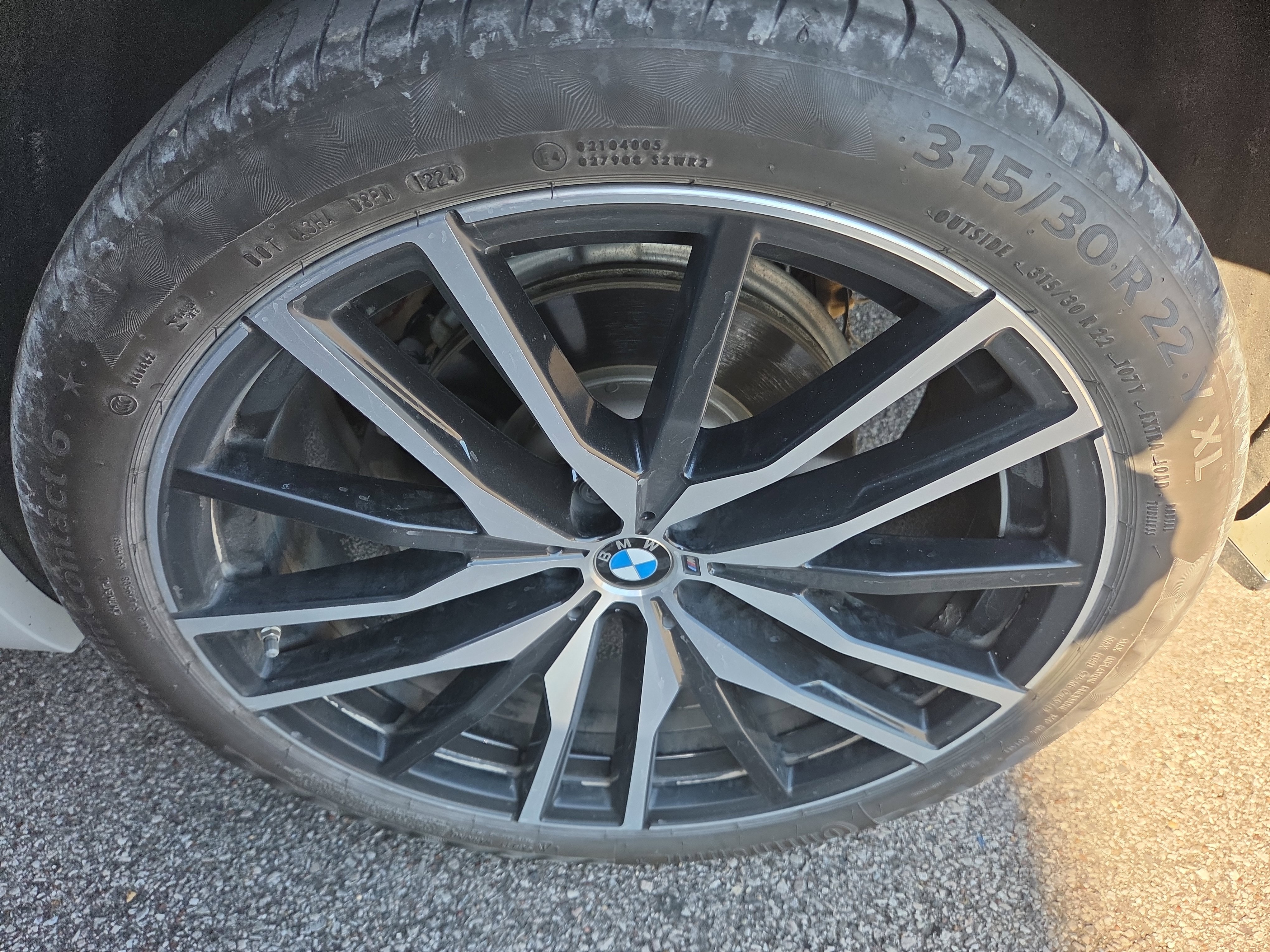 Used 2019 BMW X5 xDrive40i w/ M Sport Package AWD/4WD image 6