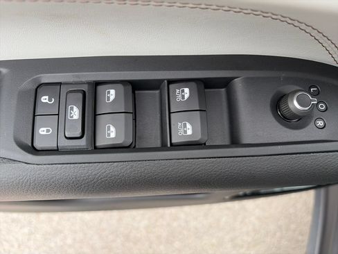 New 2026 Jeep Compass Limited AWD/4WD image 19