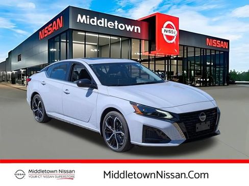 New 2025 Nissan Altima 2.5 SR w/ SR Premium Package FWD image 1