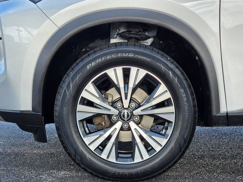 Used 2023 Nissan Rogue SV AWD/4WD image 9
