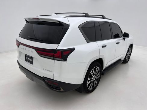 Used 2024 Lexus LX 600 4WD w/ Luxury Package image 10