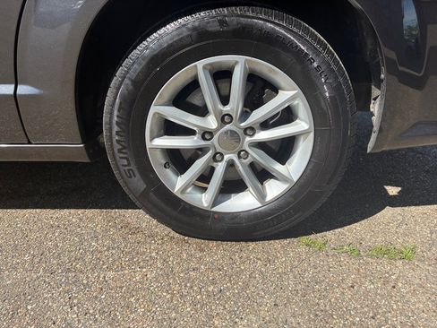 Used 2019 Dodge Grand Caravan SXT FWD image 11
