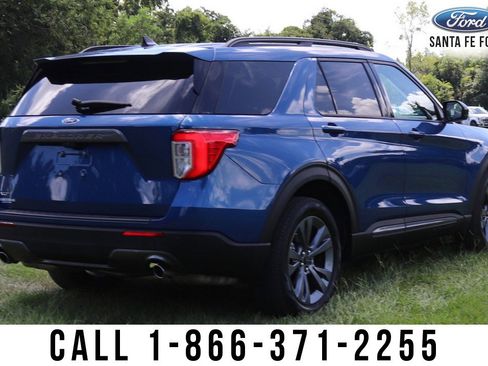Used 2022 Ford Explorer XLT w/ Equipment Group 202A image 8