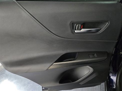 Used 2021 Toyota Venza Limited image 18