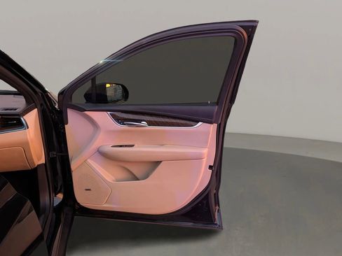 Used 2017 Cadillac XT5 FWD image 38