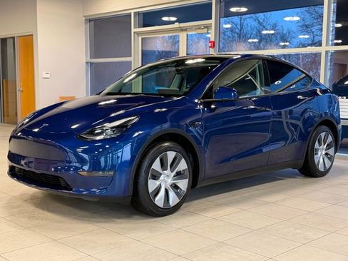 Used 2023 Tesla Model Y Long Range image 4