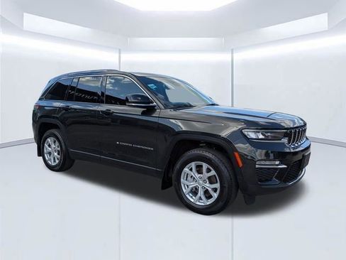 Used 2024 Jeep Grand Cherokee Limited AWD/4WD image 2