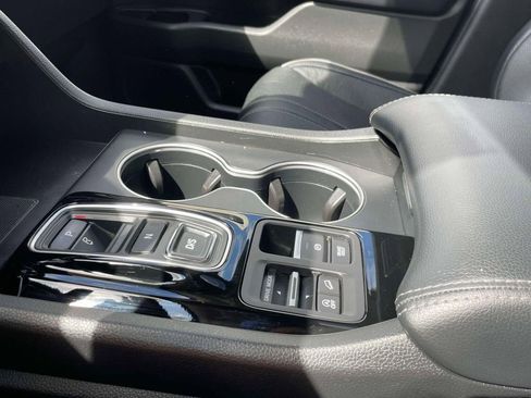 Certified 2023 Honda Pilot Elite image 34