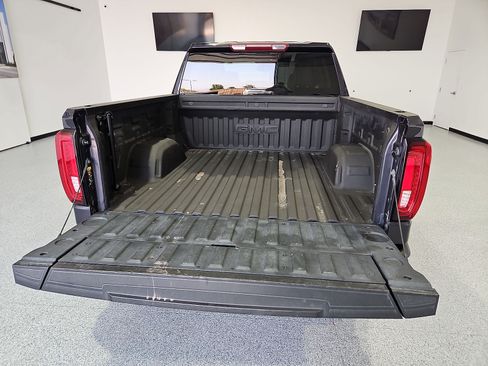 Used 2023 GMC Sierra 1500 SLT AWD/4WD image 12