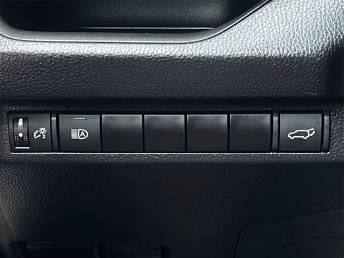Used 2023 Toyota RAV4 XLE Premium image 20