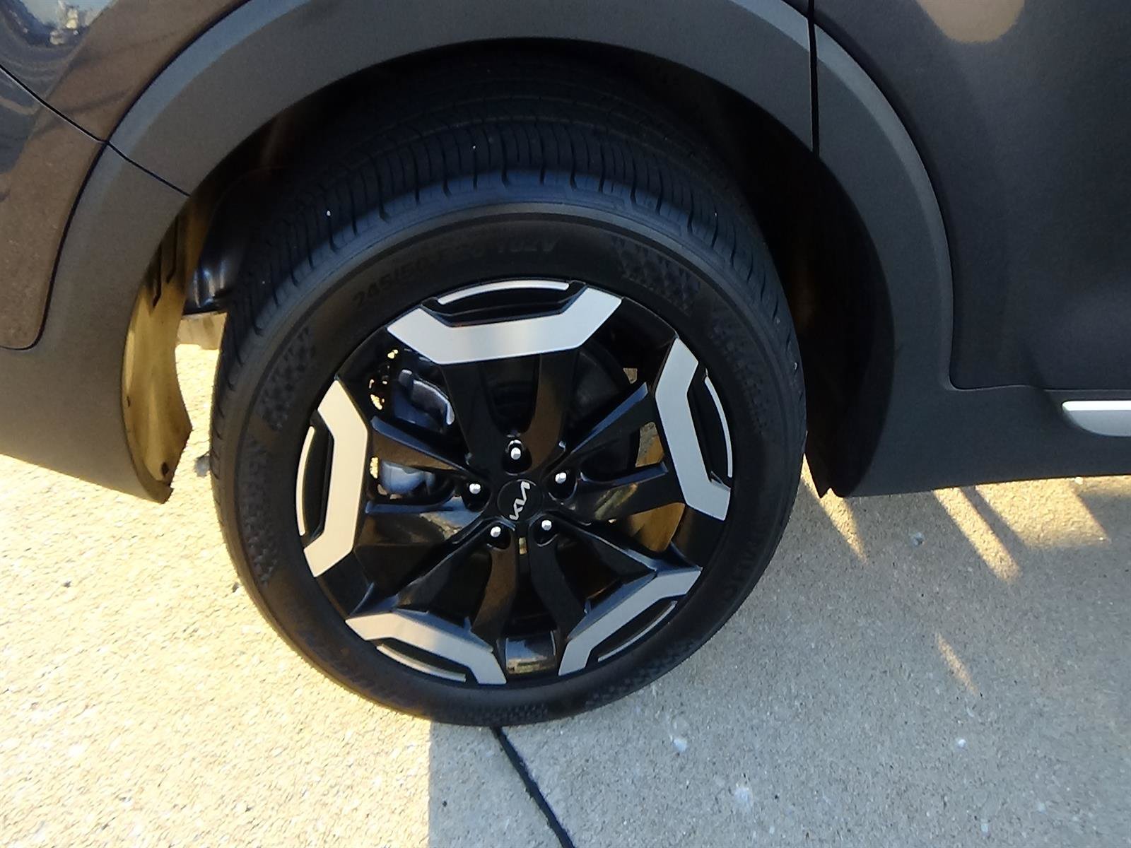 Used 2025 Kia Telluride S FWD image 9
