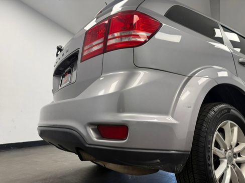 Used 2017 Dodge Journey SE w/ Flexible Seating Group FWD image 23
