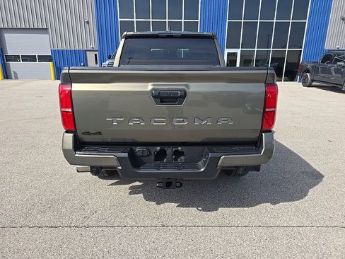 Used 2026 Toyota Tacoma TRD Off-Road image 4