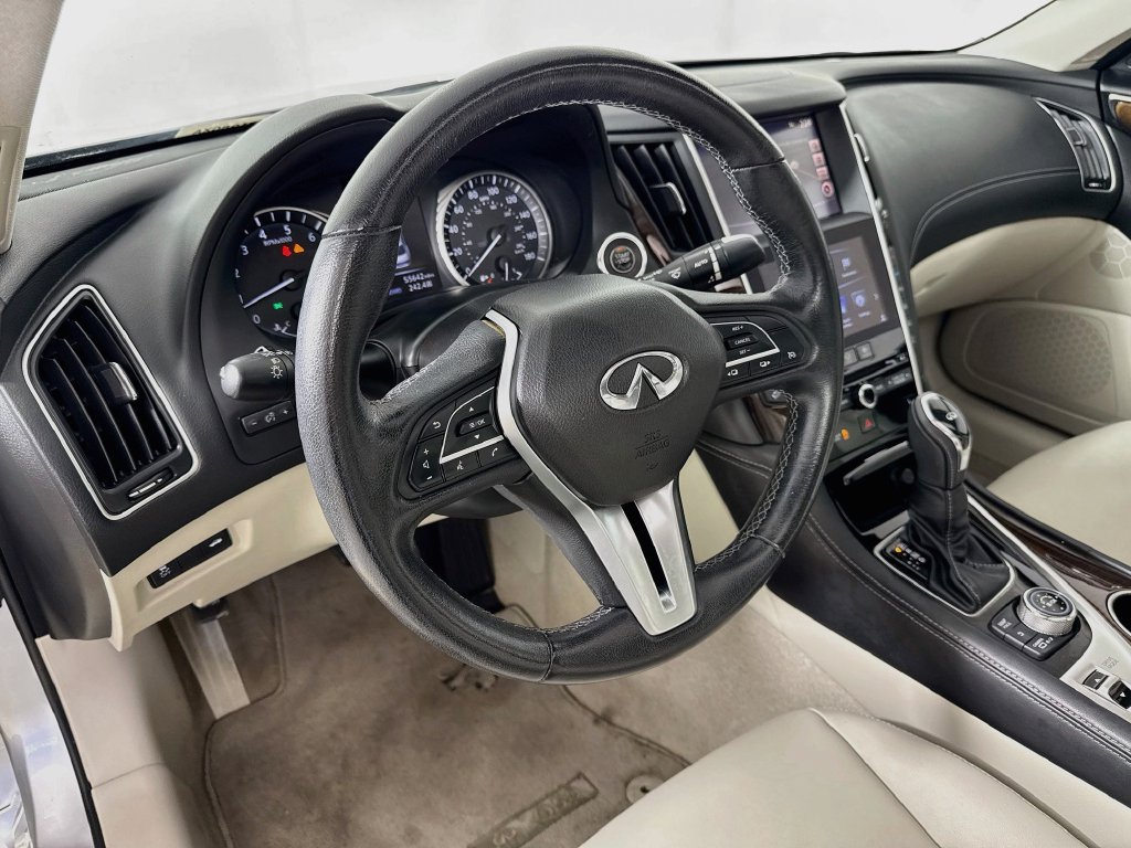 Used 2019 INFINITI Q50 Luxe w/ Essential Package (3.0T Luxe) AWD/4WD image 9