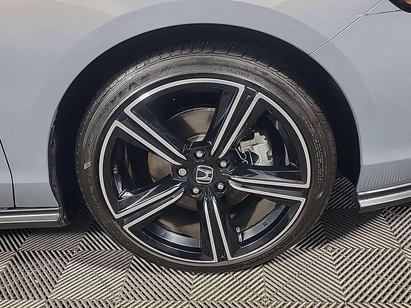 Used 2025 Honda Accord Sport image 3