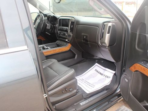 Used 2018 Chevrolet Silverado 1500 High Country AWD/4WD image 12