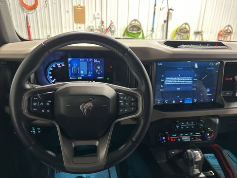 Used 2023 Ford Bronco Wildtrak image 48