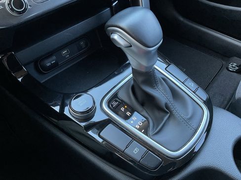 Used 2025 Kia Seltos S image 35