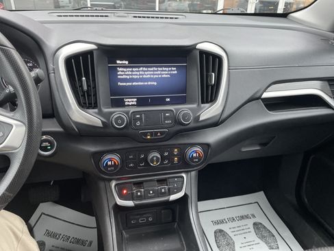 Used 2022 GMC Terrain SLE w/ Driver Convenience Package AWD/4WD image 17