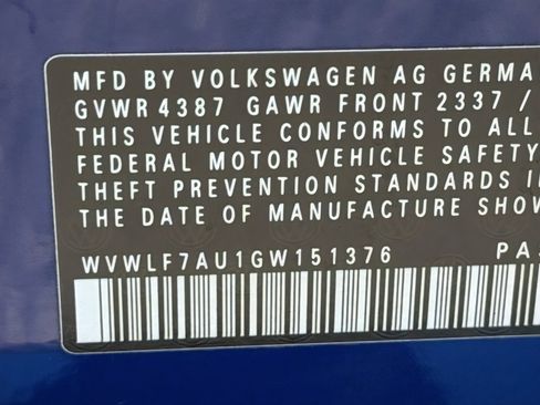 Used 2016 Volkswagen Golf R 4-Door image 36