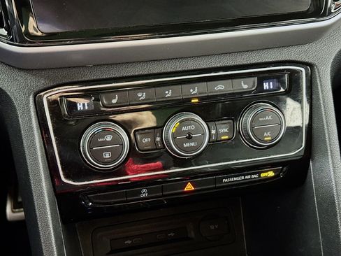 Used 2022 Volkswagen Atlas Cross Sport SEL R-Line image 19