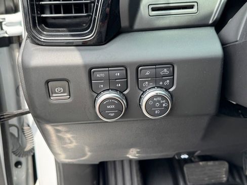 Used 2022 GMC Sierra 1500 AT4 w/ AT4 Premium Package image 21