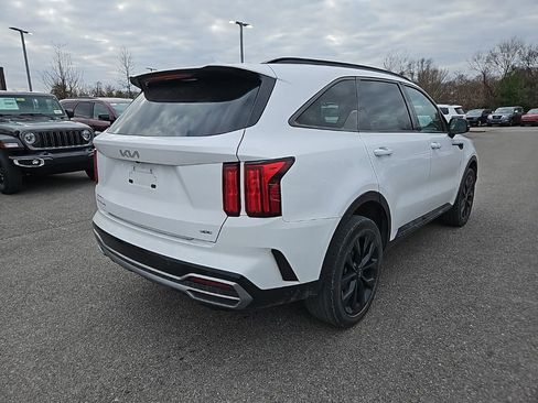 Used 2023 Kia Sorento SX image 7