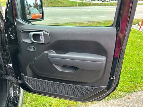 New 2025 Jeep Gladiator Willys image 22